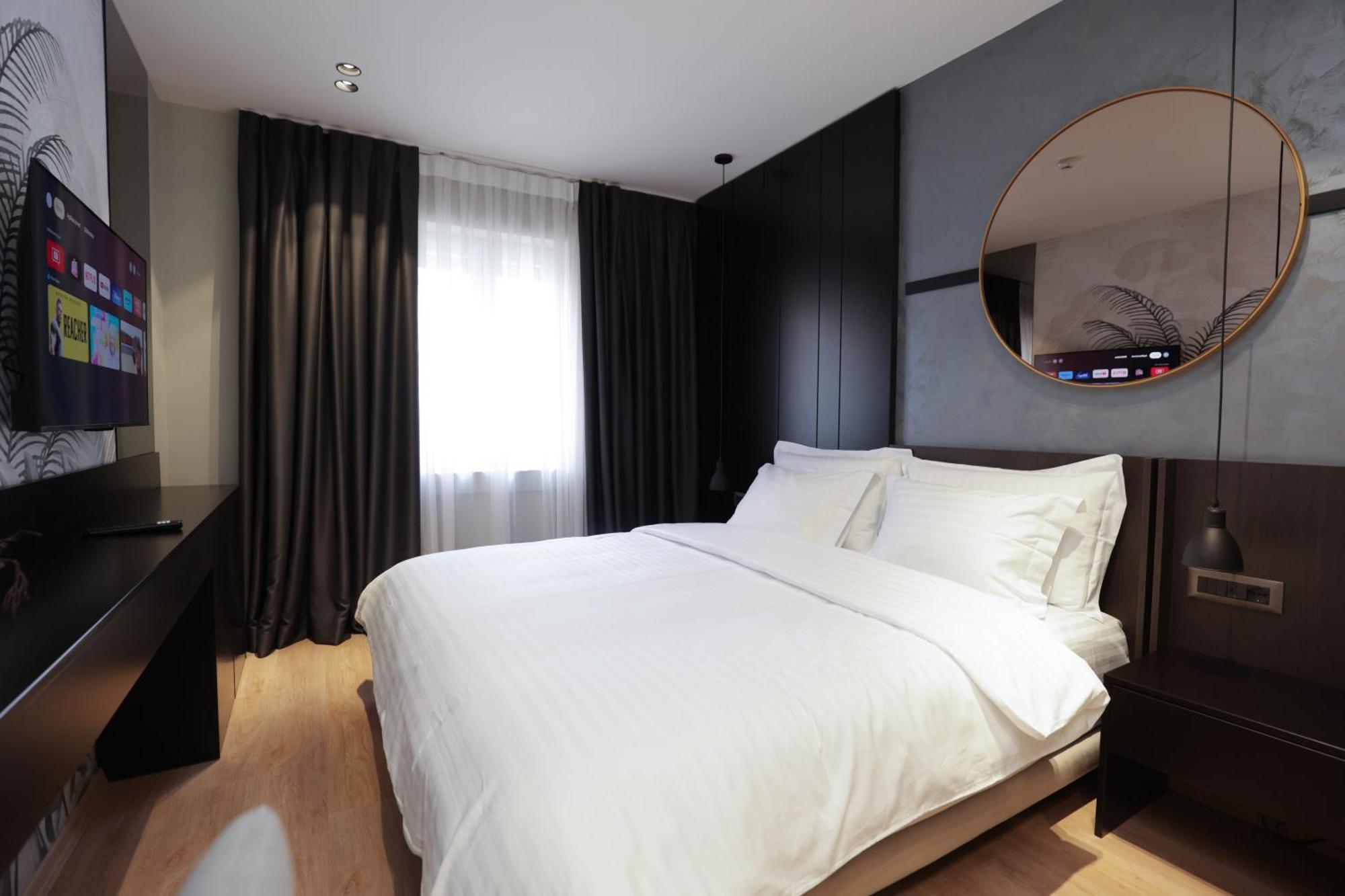 Gremmy Boutique Hotel Tirana Exterior photo